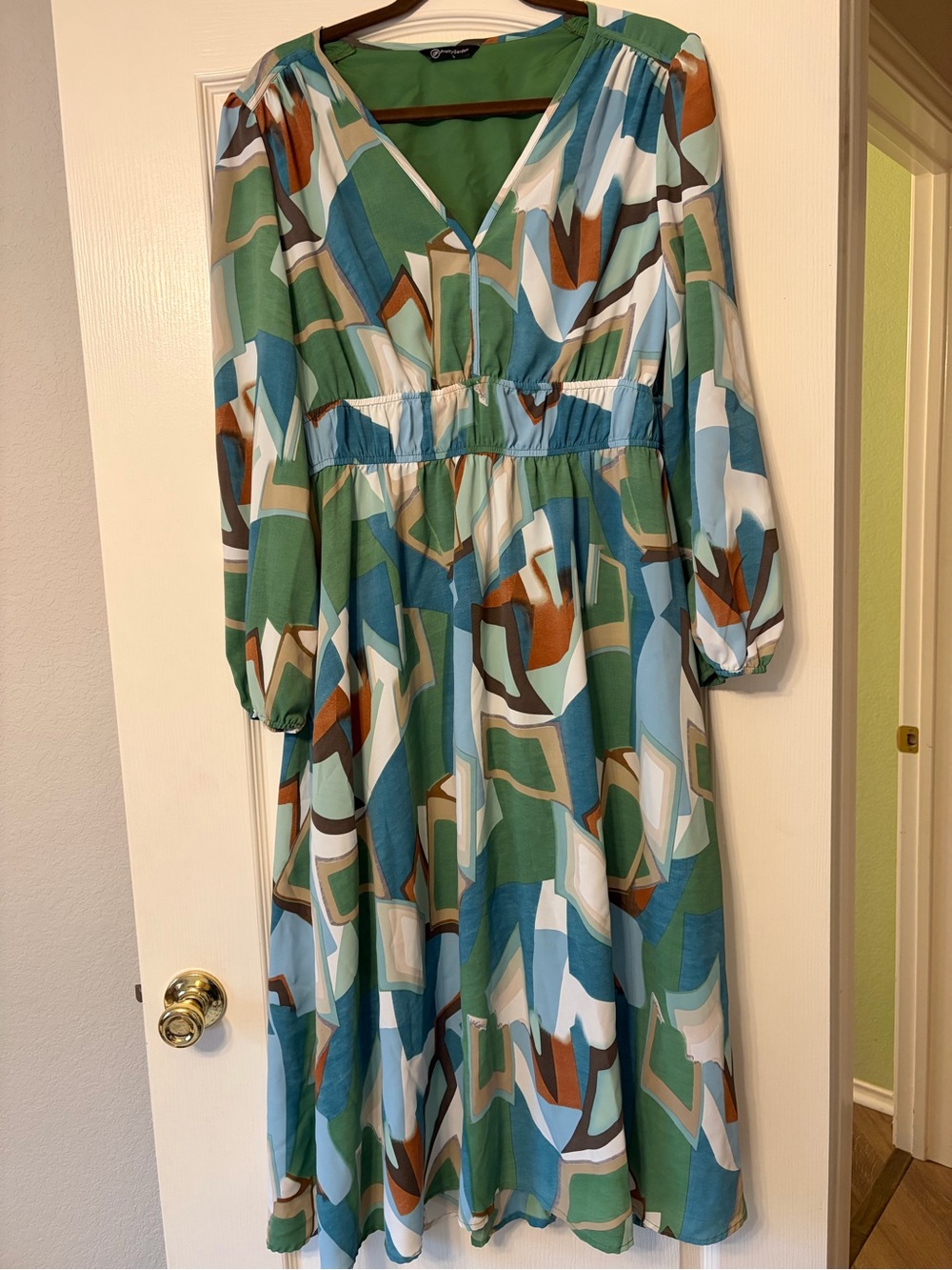 Green Abstract-Print Midi Dress with Elastic Waist